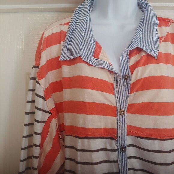 We The Free School House Tee Button Down Boho Coastal Beachy Oversize M - Picture 3 of 13